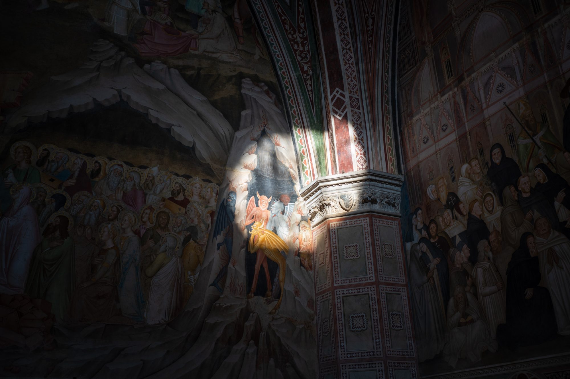 「壁の抜け穴」〜ミヤギフトシが観た『重力の光』〜