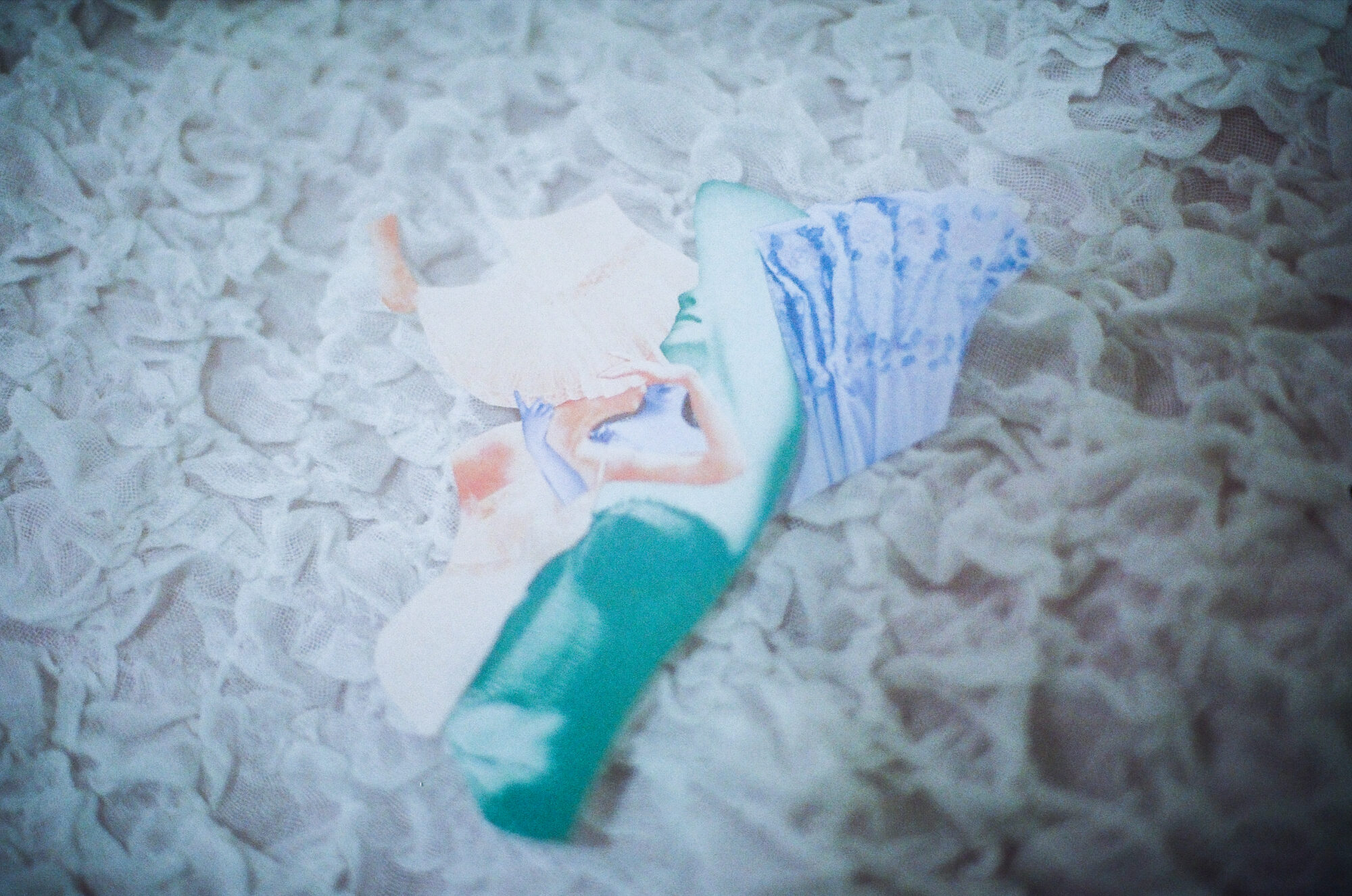 趣味の「切り貼り」から実験映像制作へ。コラージュ作家neneインタビュー