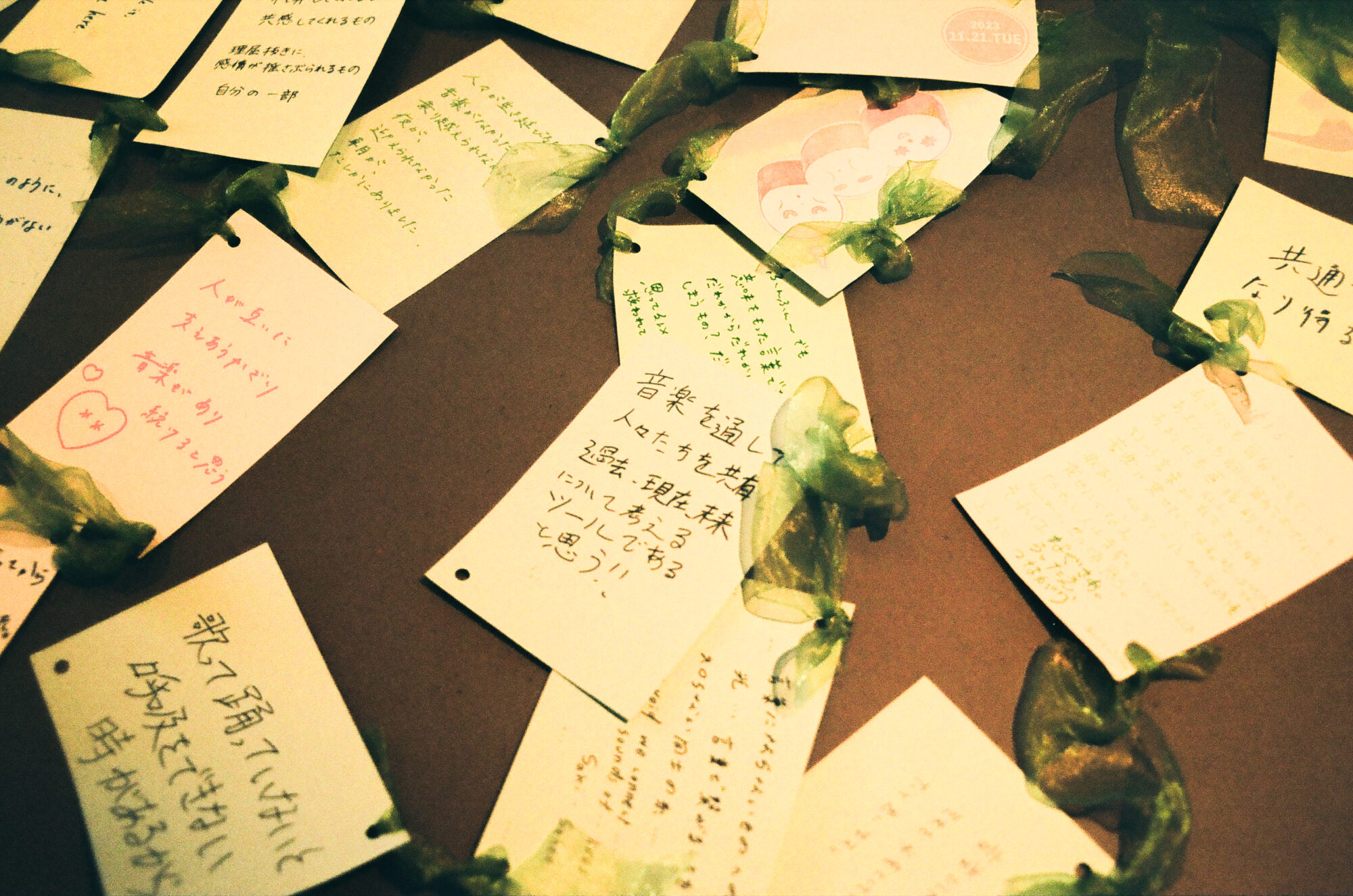 さらさとHomecomingsと手話パフォーマーが共演。『Candlelight』レポ