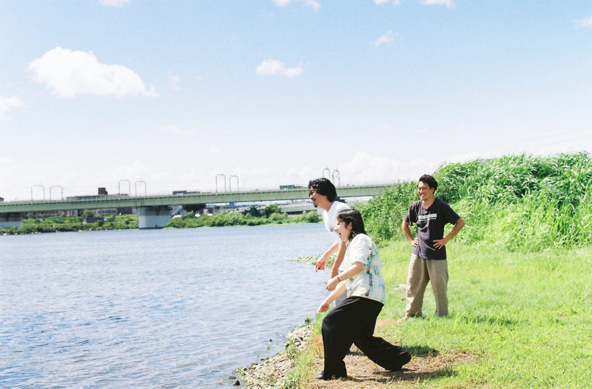 なんでもない場所を歩く幸福。『石がある』太田達成・加納土✕『偶偶放浪記』小指