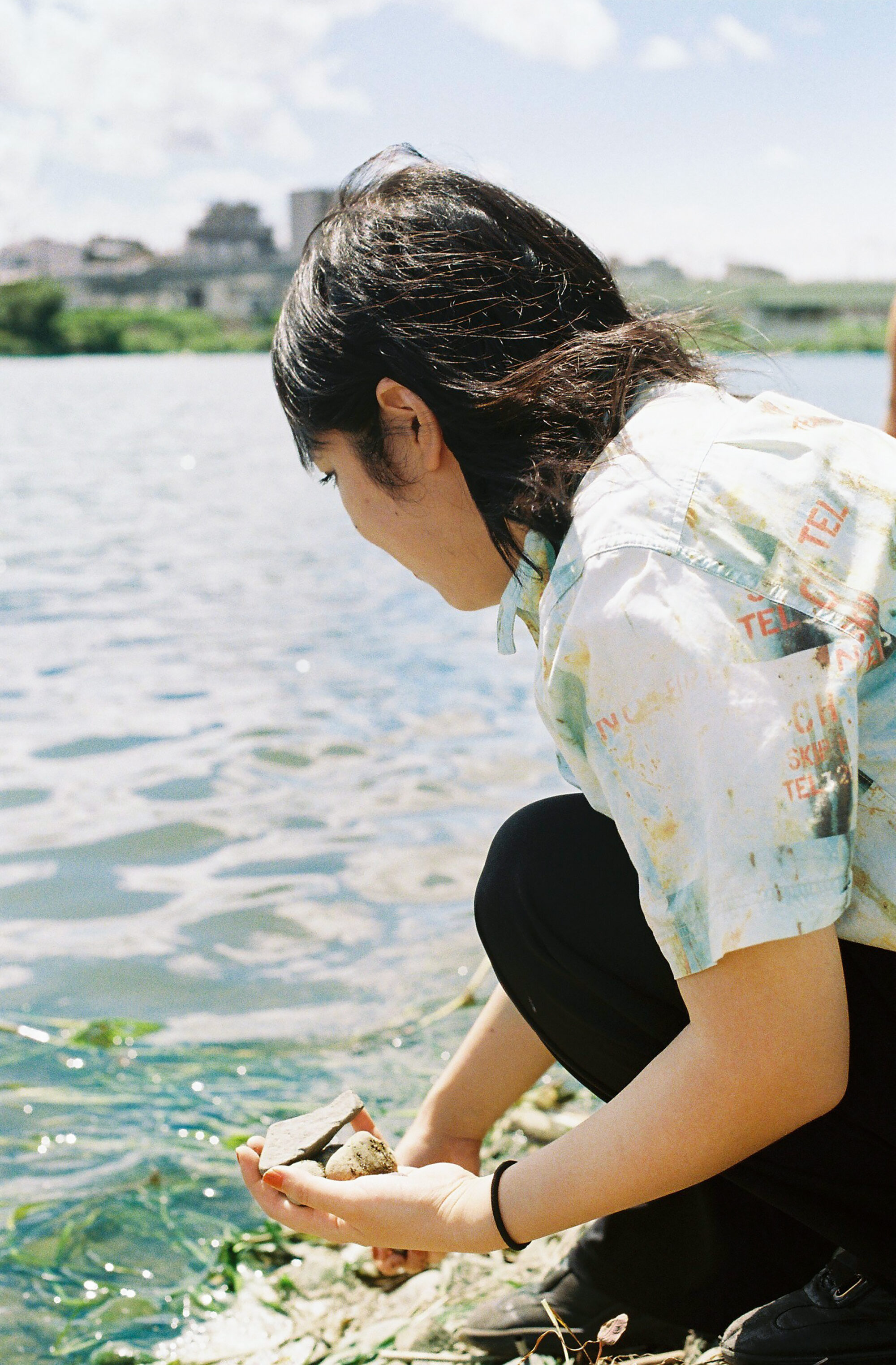 なんでもない場所を歩く幸福。『石がある』太田達成・加納土✕『偶偶放浪記』小指