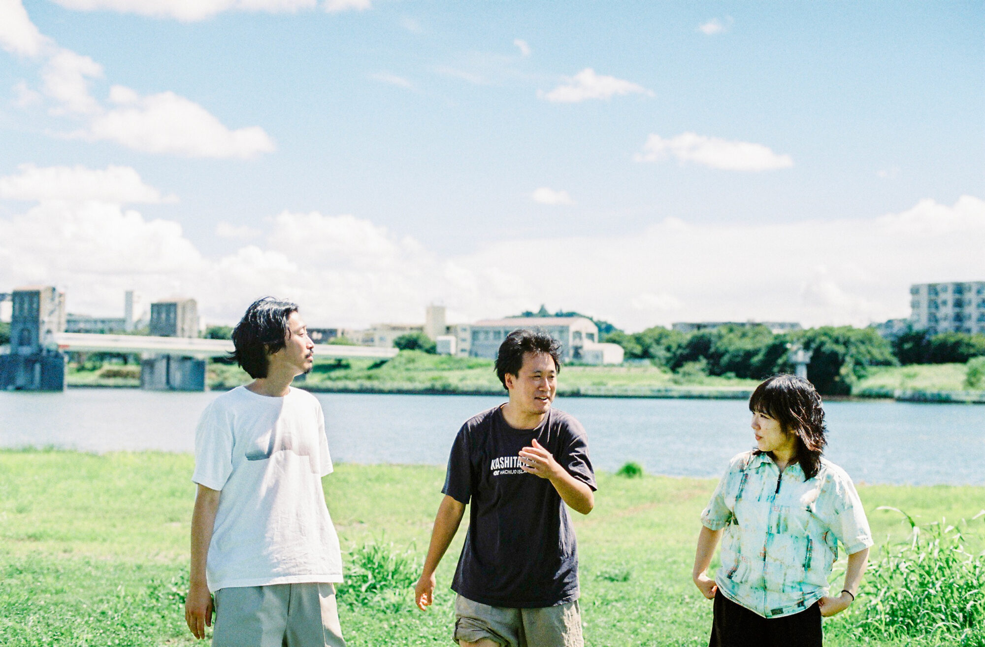 なんでもない場所を歩く幸福。『石がある』太田達成・加納土✕『偶偶放浪記』小指