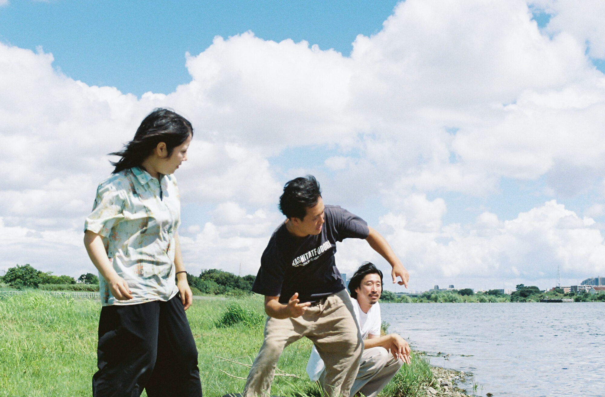 なんでもない場所を歩く幸福。『石がある』太田達成・加納土✕『偶偶放浪記』小指
