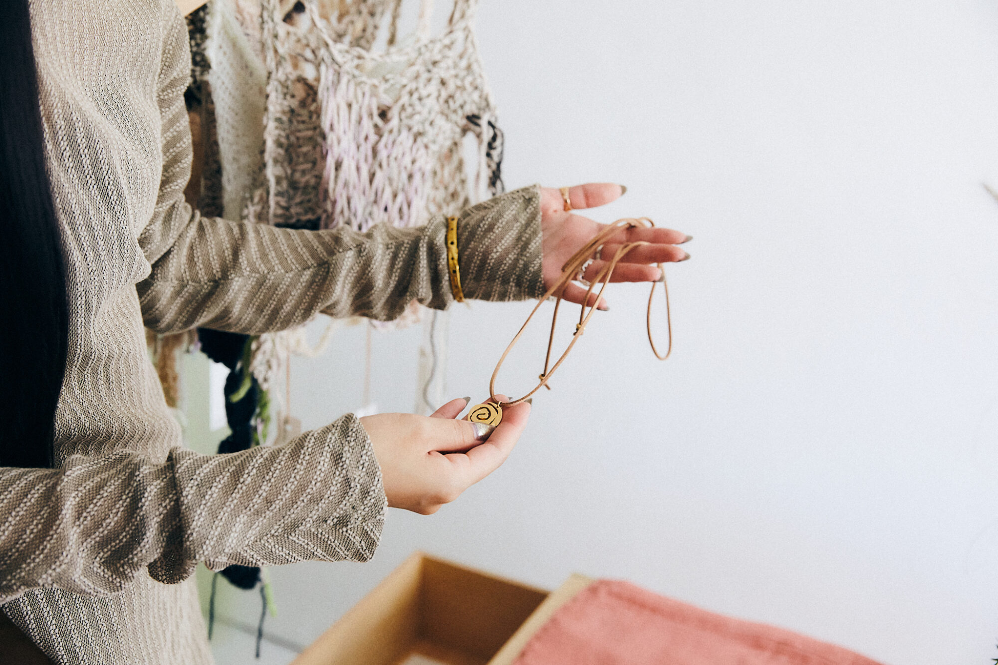 みんなが水平でいられる、小さく集まれる場所を。愛の循環を考えるセレクトショップ・SEASON