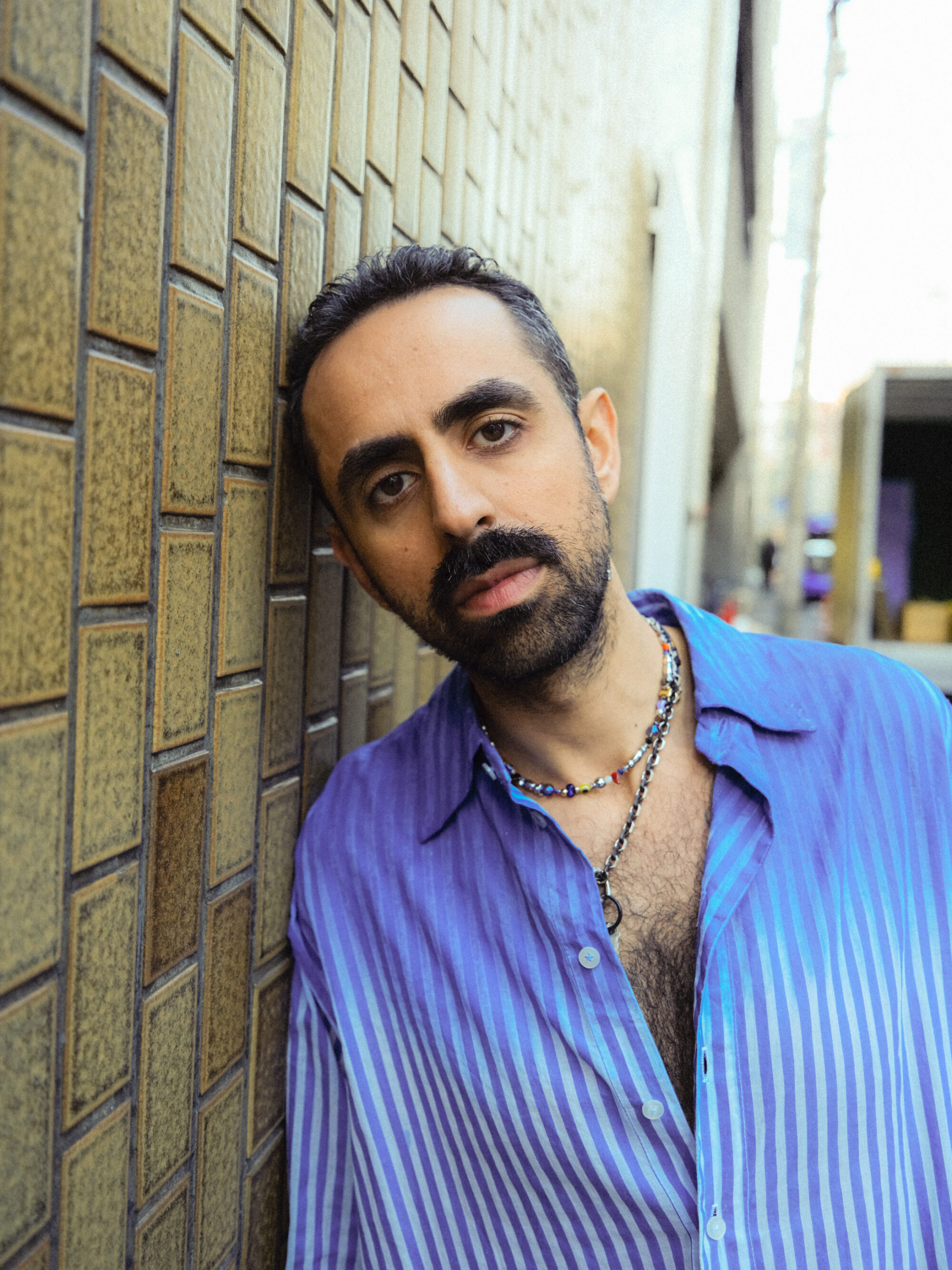 バッシャール・ムラードは歌う。占領、家父長制、ホモフォビアからの解放のビジョン