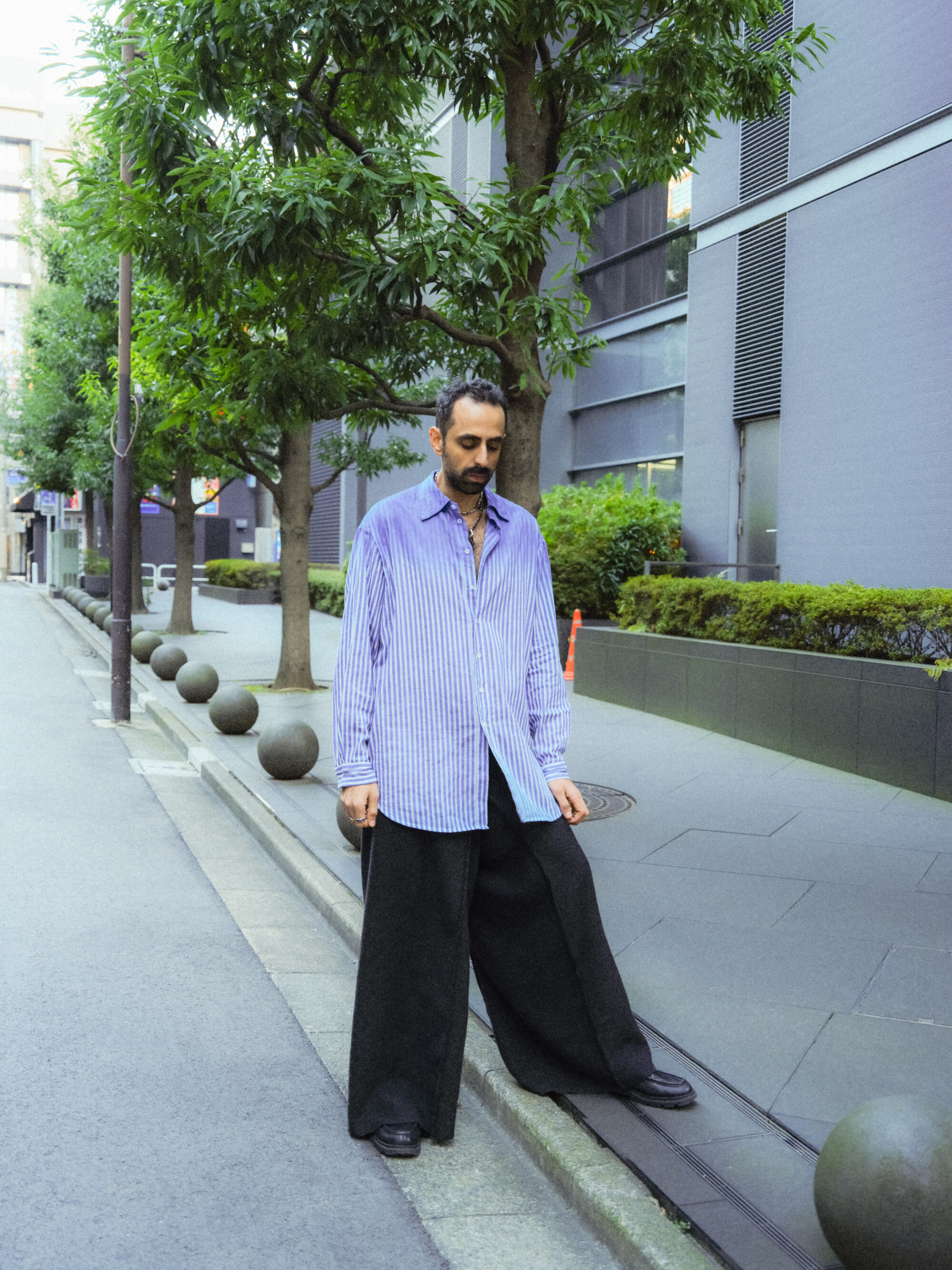 バッシャール・ムラードは歌う。占領、家父長制、ホモフォビアからの解放のビジョン