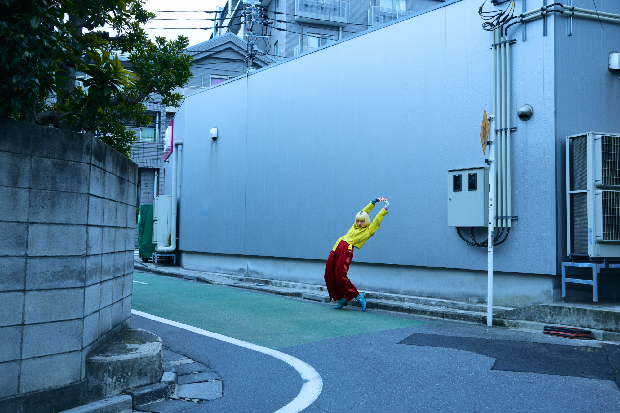 「大丈夫じゃなくても大丈夫」。アオイヤマダさんが“できなさ”と向き合い、自分と親友になるまで