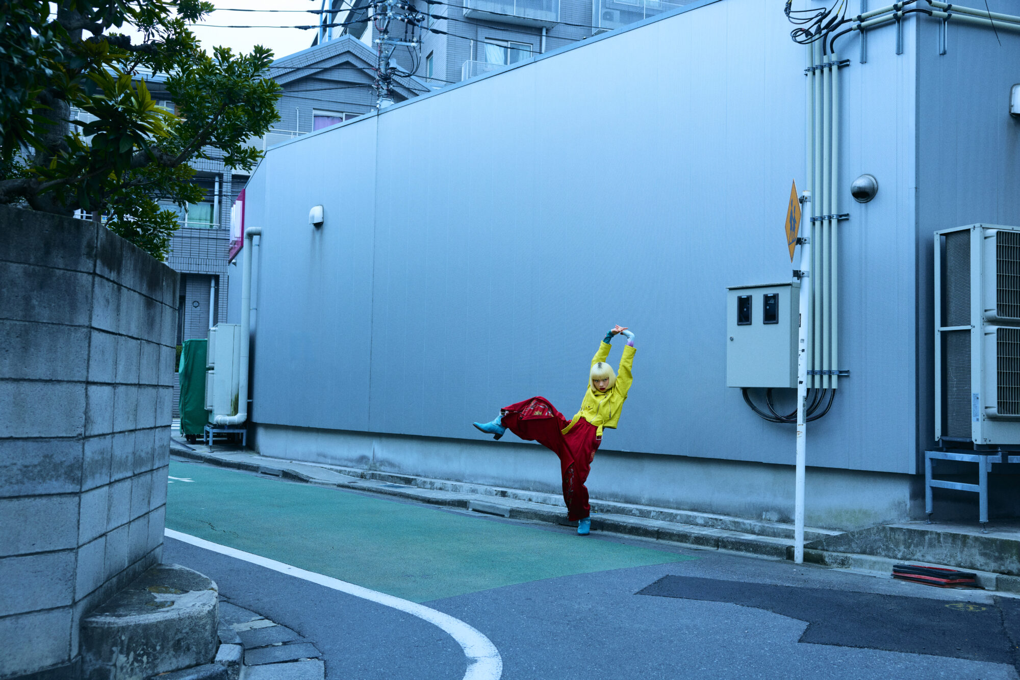 「大丈夫じゃなくても大丈夫」。アオイヤマダさんが“できなさ”と向き合い、自分と親友になるまで