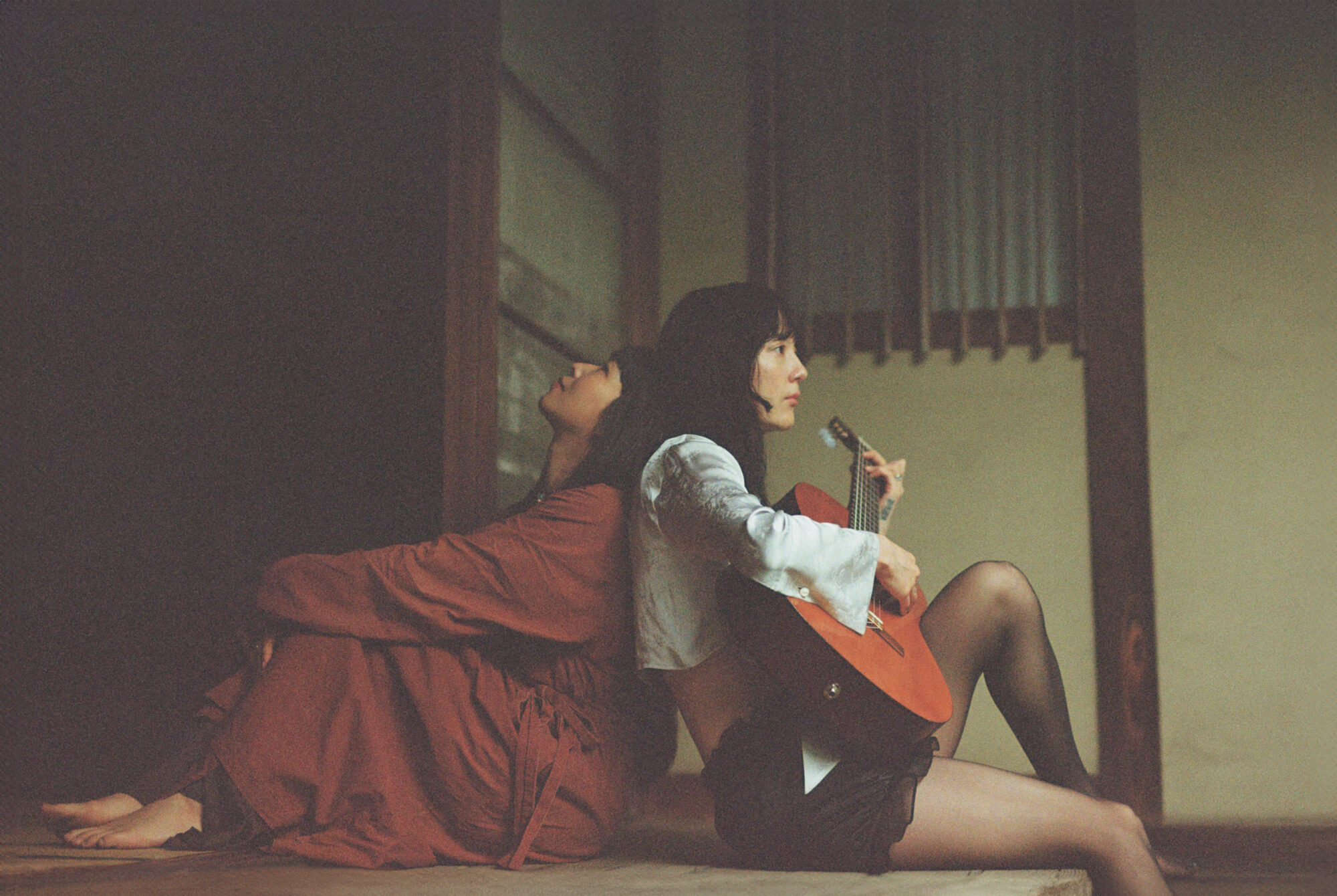 青葉市子×ミシェル・ザウナー 異なるわたしたちを音楽が包み込む。複雑な世界のなかで