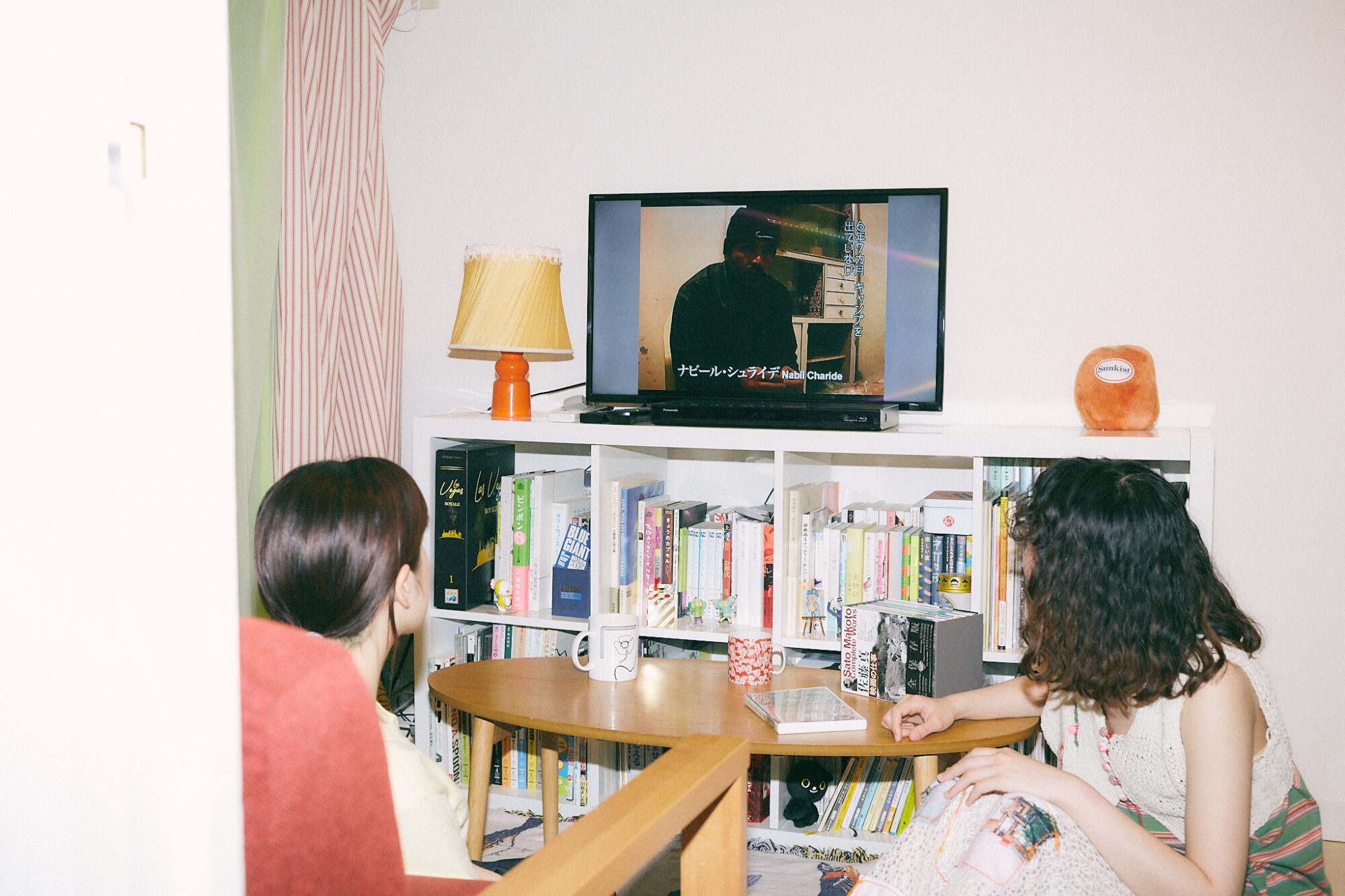 火曜日。パレスチナを思いながら、友達と映画鑑賞会をする／ままならない日々を、お気に入りの服と。