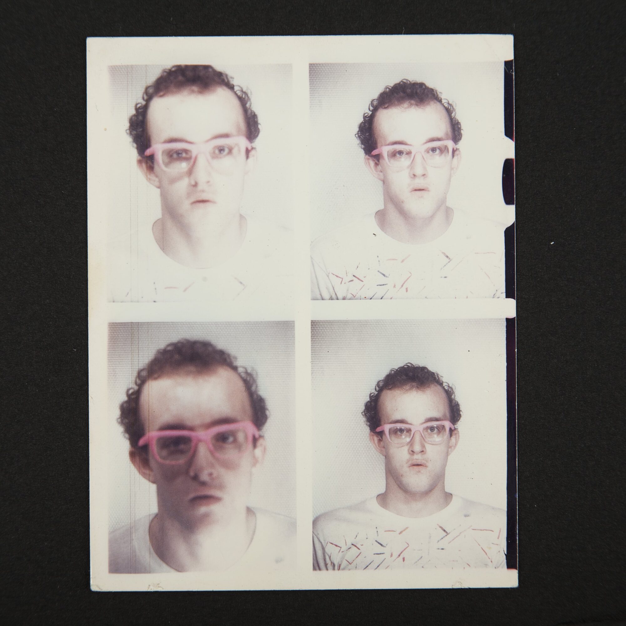 キース・ヘリングが時代を超えて問う、同性愛やエイズへの差別や偏見