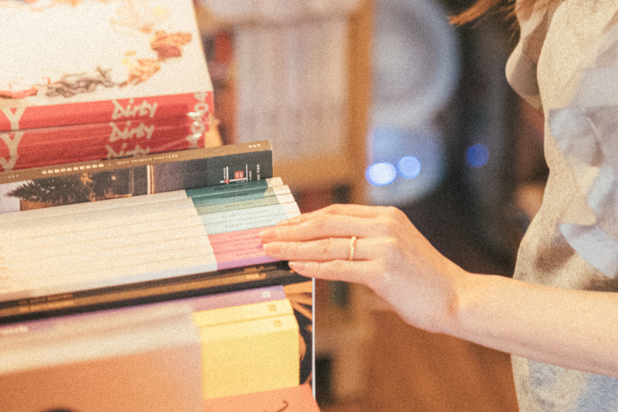 水上文さんが一人のクィアとして語る、生活・政治・愛。パートナーと過ごしたカナダの経験をもとに