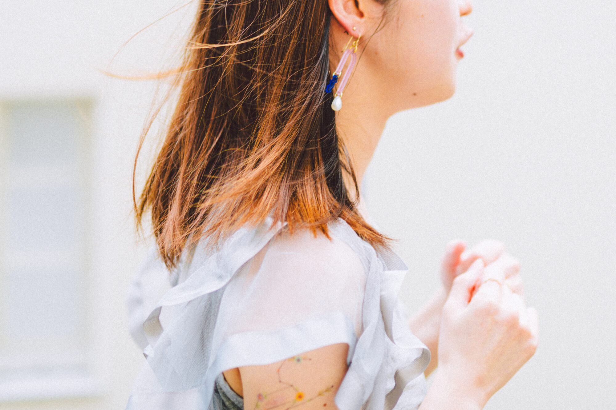 水上文さんが一人のクィアとして語る、生活・政治・愛。パートナーと過ごしたカナダの経験をもとに