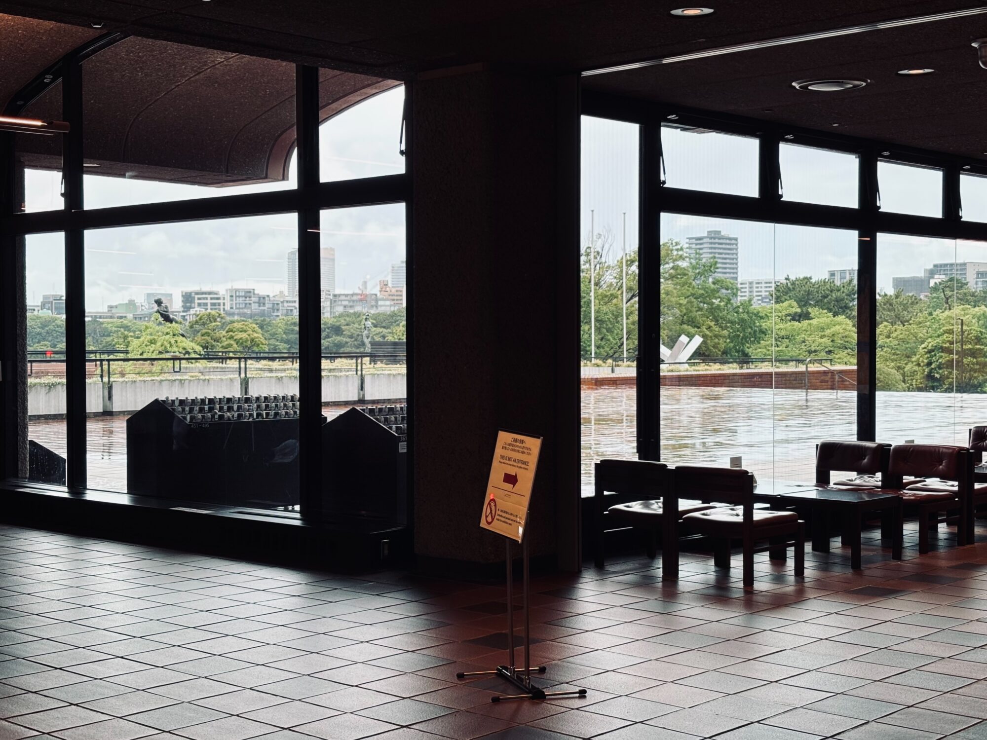 着地しないまま漂う／セメントTHING