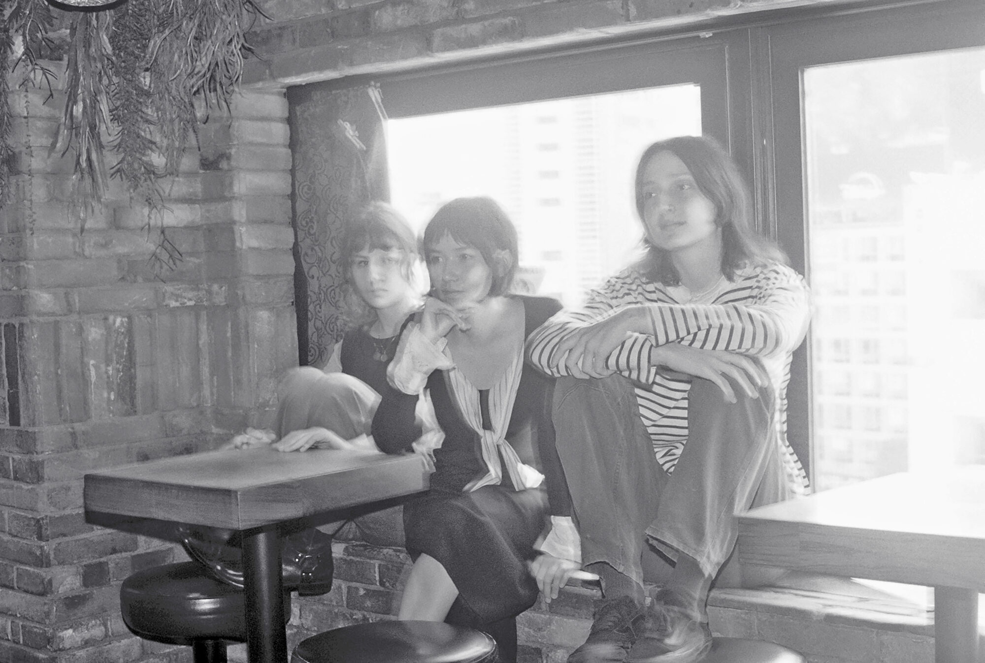 Horsegirlが探求する10代からの友達との創造。自信と弱さを抱えて自由になる