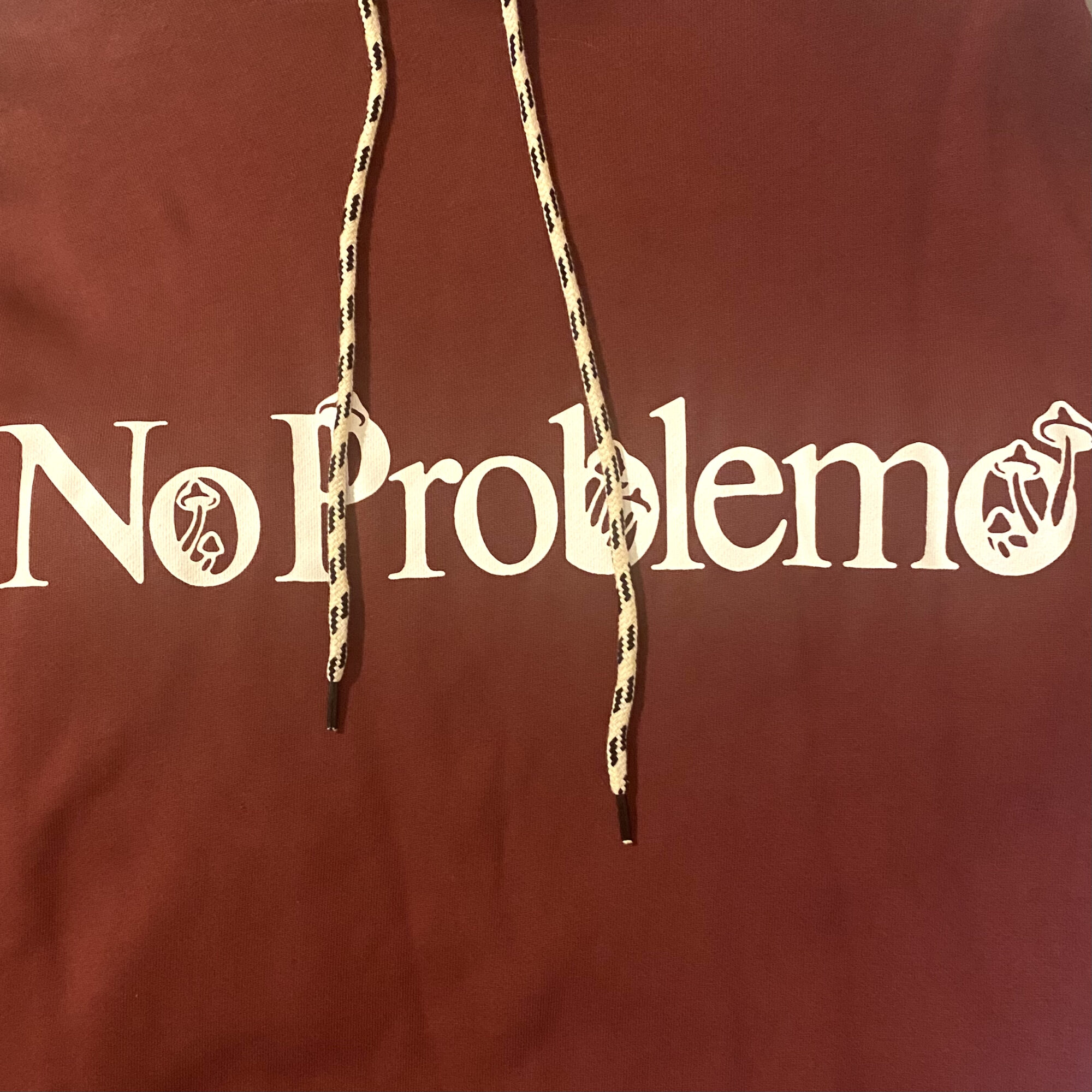 赤やピンクが嫌いな自分が、メンカラ赤のアイドルを好きになる