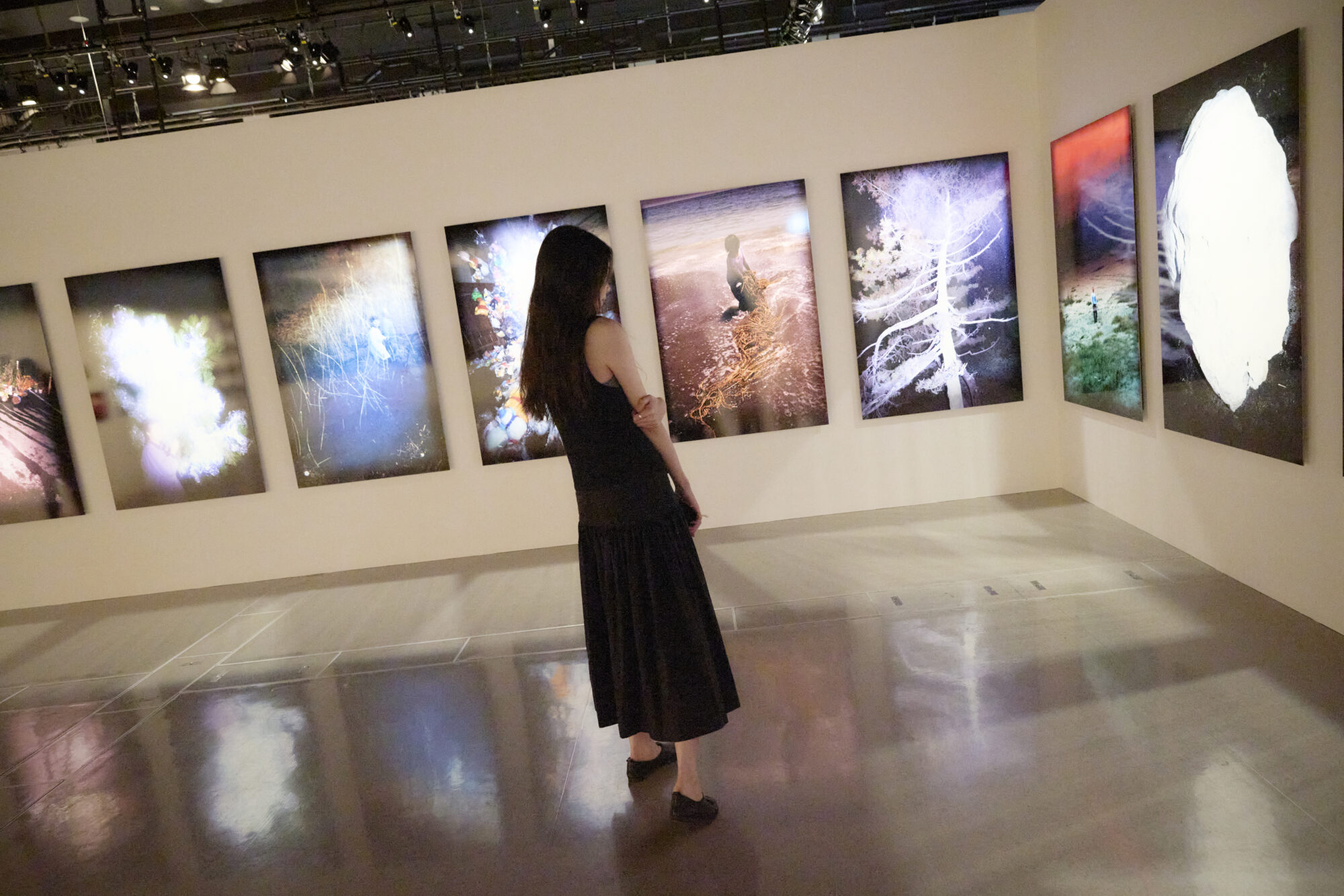 山本奈衣瑠がめぐる、女性写真家たちの軌跡。「こう見られたい」より、自分に集中した先の輝き